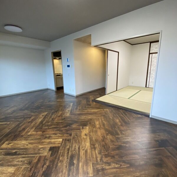 PHOENIX COURT 交野Ⅱの居間・リビング