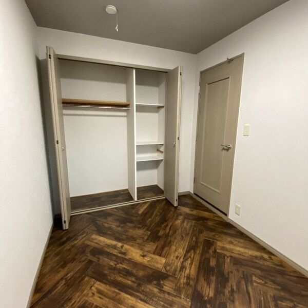 PHOENIX COURT 交野Ⅱの洋室
