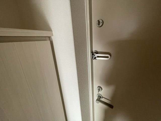 SERENiTE江坂四番館の玄関