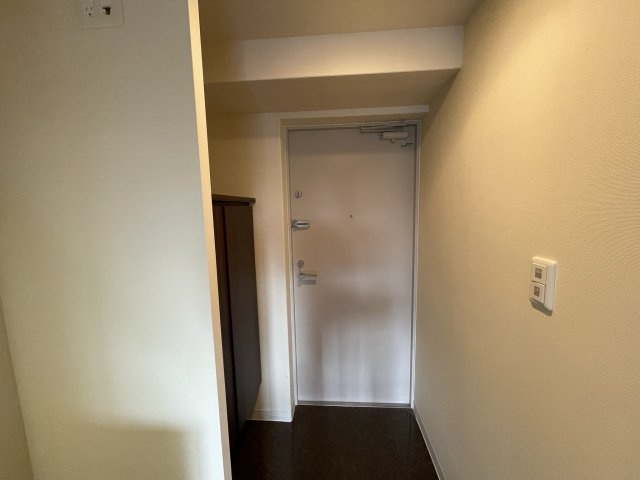 SERENiTE江坂四番館の玄関