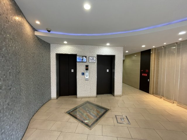 SERENiTE江坂四番館のロビー