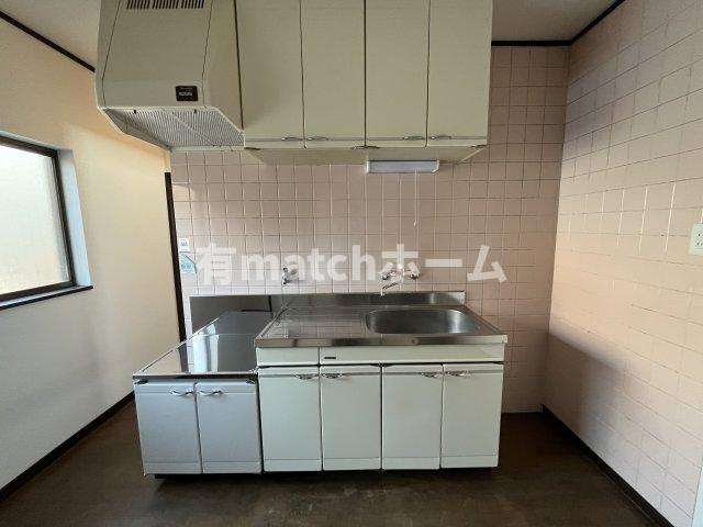 寝屋川市春日町店舗付き住宅のキッチン