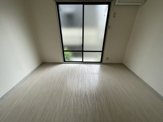 トランクウィルの洋室|イメージとして同建物他部屋を表示しています