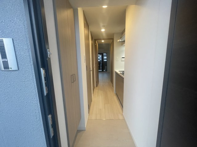 S-RESIDENCE高井田beletaの玄関|写真は、他部屋の反転間取りです(現況優先)