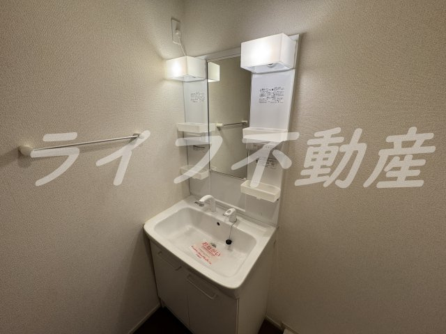 アルベーロディリモーネⅠの独立洗面台|独立洗面台あり、毎朝おしゃれに忙しい女性の方におすすめです