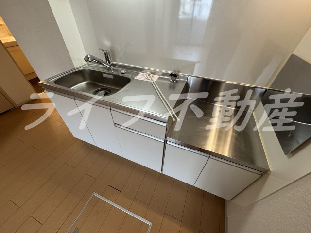 アルベーロディリモーネⅠのキッチン|お料理しやすいキッチンです