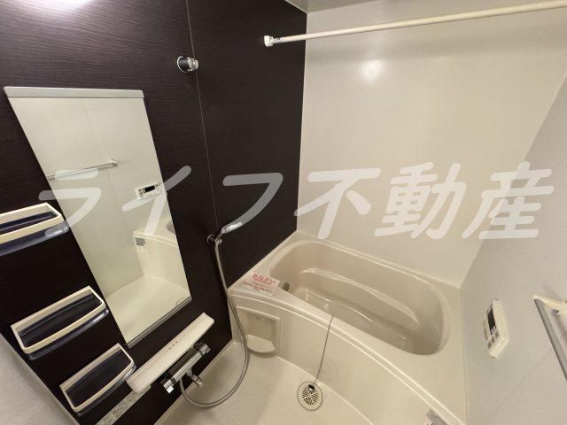 アルベーロディリモーネⅠの浴室|日々の疲れを癒すお風呂付です