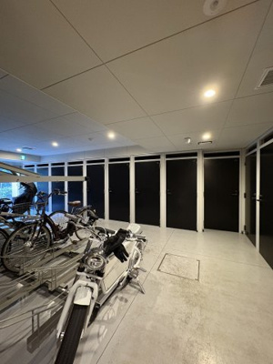 【その他共用部分】 | ザ・パークハビオＳＯＨＯ南青山 | 駐輪場　2023年11月撮影