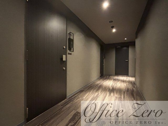 プレサンス丸の内サージュの玄関