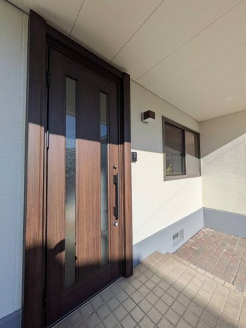 岡山市南区福田リノベーション済み 中古住宅の玄関|◆玄関まわりの様子です。