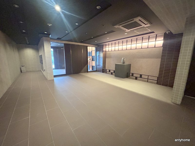 Alivis野田阪神　仲介手数料無料のロビー