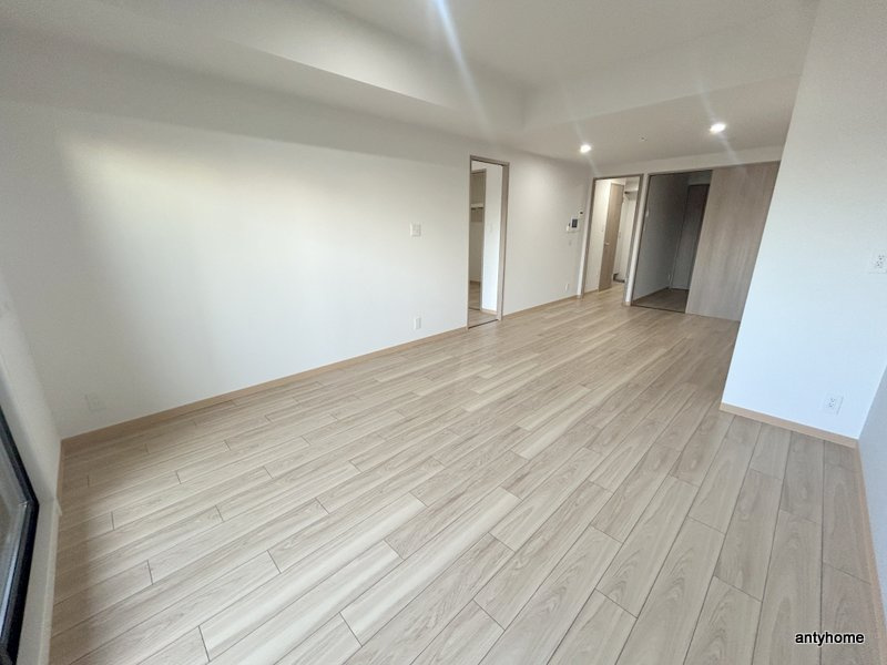 Alivis野田阪神　仲介手数料無料の居間・リビング