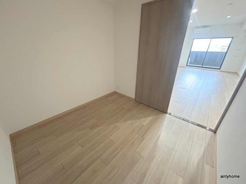 Alivis野田阪神　仲介手数料無料の洋室