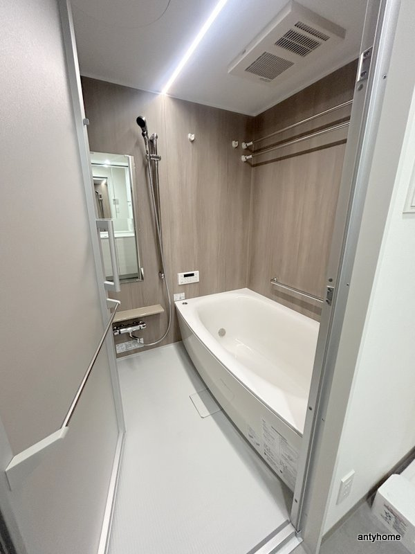 Alivis野田阪神　仲介手数料無料の浴室