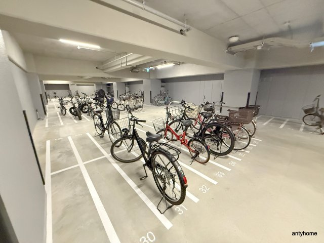 シエリアタワー大阪堀江の駐車場