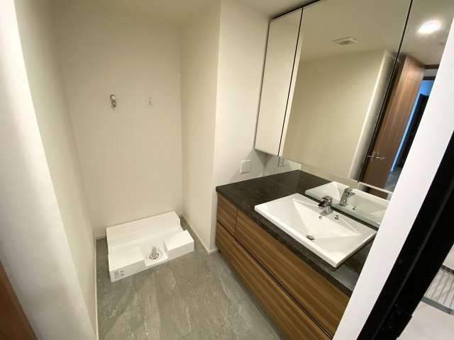 プレミスト首里金城町の独立洗面台|プレミスト首里金城町｜首里マンション｜アイランドリゾート沖縄