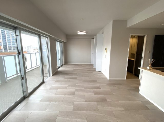 プレサンスロジェ松尾レーヴタワーの居間・リビング|那覇市｜売マンション｜プレサンスロジェ松尾レーヴタワー｜アイランドリゾート沖縄