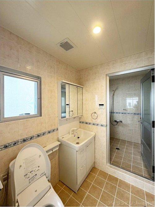 恩納村真栄田　海が近い３階建物件の洗面所|恩納村真栄田リゾート｜売戸建て｜アイランドリゾート沖縄