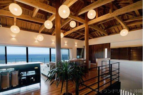 南城市知念　チネンブルーの居間・リビング|南城市｜沖縄リゾート物件｜アイランドリゾート沖縄