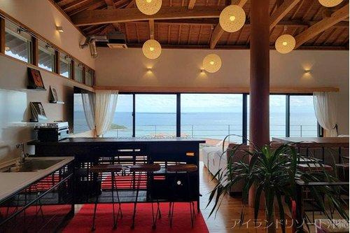 南城市知念　チネンブルーの居間・リビング|南城市｜沖縄リゾート物件｜アイランドリゾート沖縄