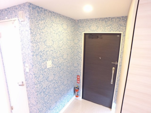 プレサンスロジェ嘉手納レーヴの玄関|嘉手納町売マンション｜プレサンスロジェ嘉手納レーヴ｜アイランドリゾート沖縄