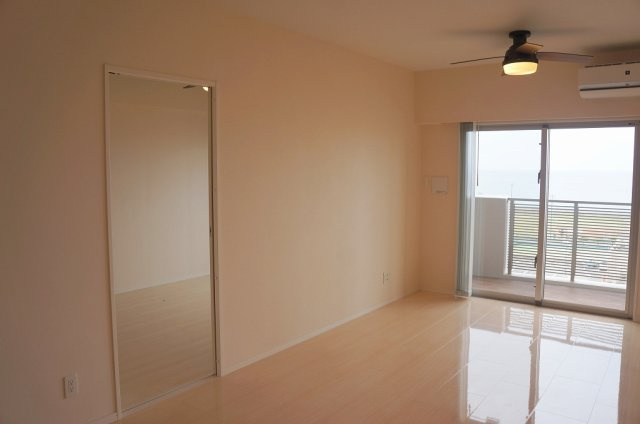 プレサンスロジェ嘉手納レーヴの居間・リビング|嘉手納町売マンション｜プレサンスロジェ嘉手納レーヴ｜アイランドリゾート沖縄