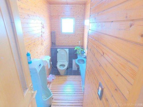 那覇市与儀２丁目、７ＬＤＫ＋２K＋２Kのトイレ