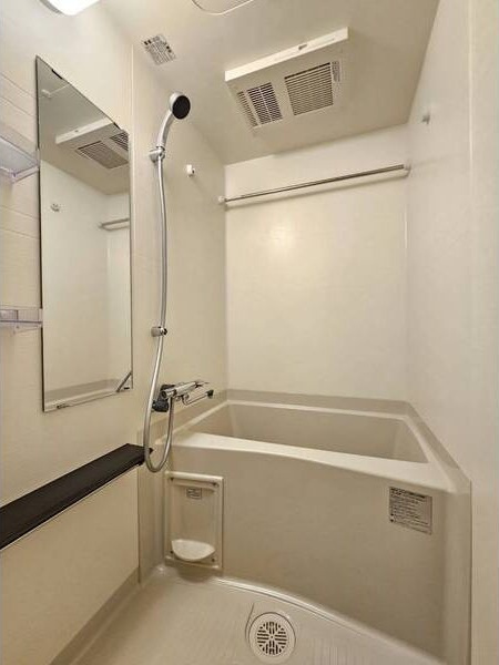 ディアレイシャス名古屋中村公園の浴室