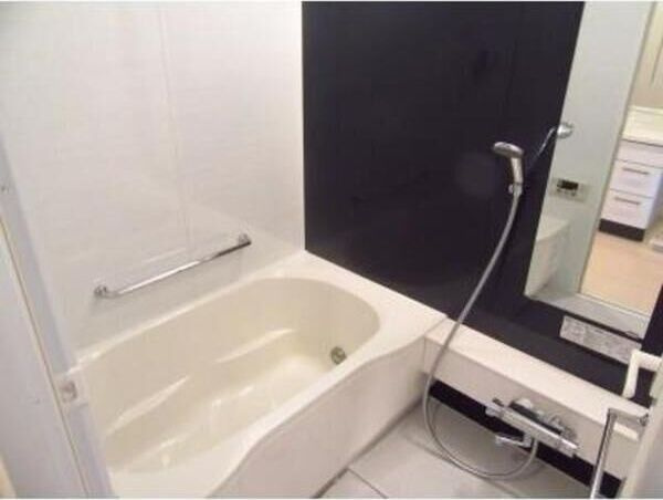 パークアクシス白壁の浴室