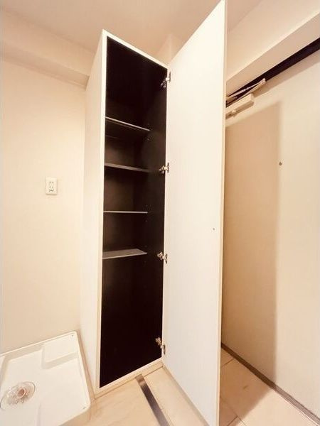 プライマル名古屋吹上の玄関