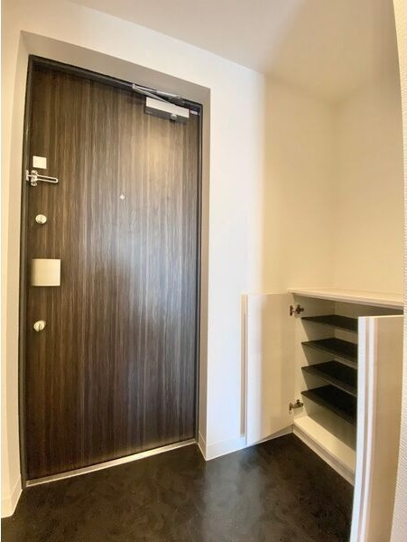 S-RESIDENCE上前津の玄関