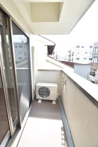 大阪市都島区都島南通１丁目の賃貸マンションのバルコニー