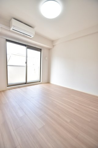 大阪市都島区都島南通１丁目の賃貸マンションの居間・リビング