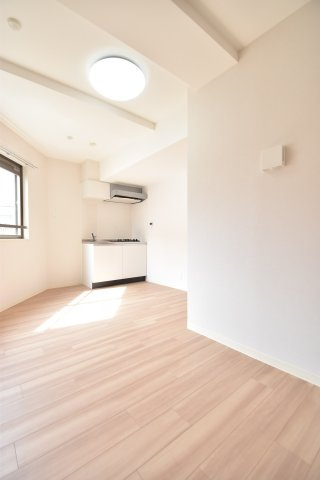 大阪市都島区都島南通１丁目の賃貸マンションの居間・リビング