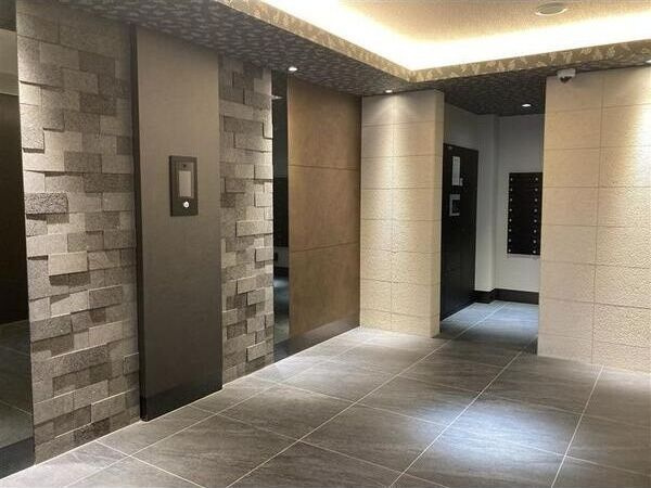 S-RESIDENCE亀島駅前ascent(アセント)のエントランス