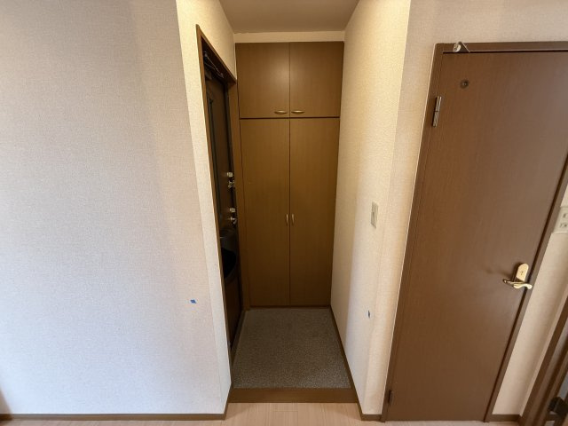 長興寺コーポの玄関