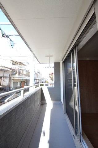 宇品御幸五丁目のバルコニー|バルコニーは屋根があるので急な雨でも安心です