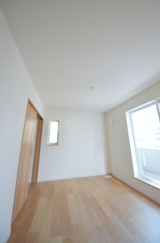 宇品御幸五丁目の洋室|全居室収納スペース有、お部屋が広く綺麗に使えます