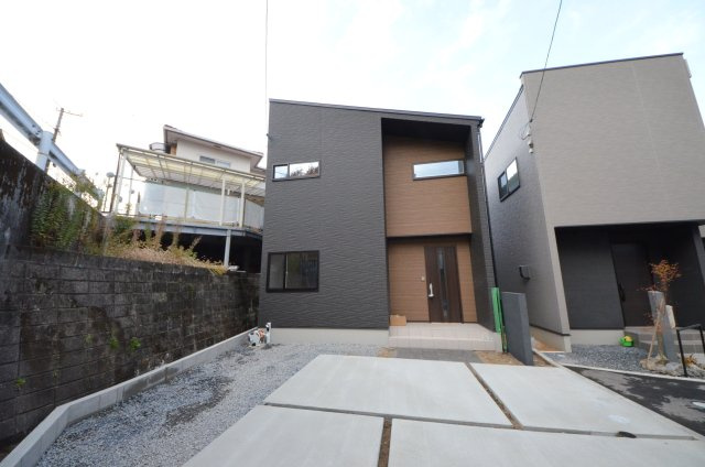 高取南一丁目の外観|敷地広々46坪
駐車3台可能です