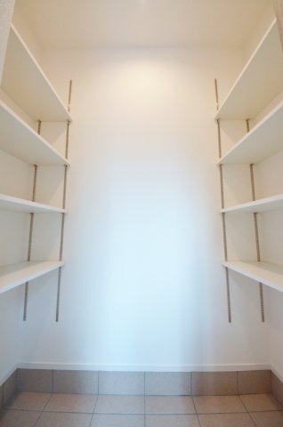 高取南一丁目の収納|玄関に大容量のシューズクロークがあります