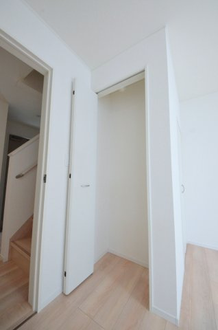 口田四丁目の収納|リビング収納は二か所あります