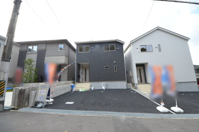 口田四丁目の外観|敷地広々37坪
駐車3台可能です