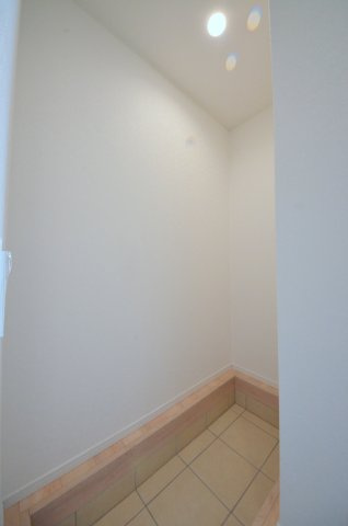 口田四丁目の収納|大容量の玄関収納スペース