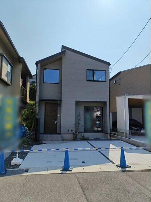 美鈴園の外観|敷地46坪
駐車は並列2台可能です