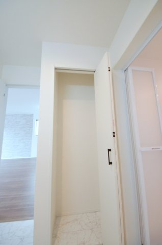 阿品三丁目の収納|洗面所にも収納スペースがあります