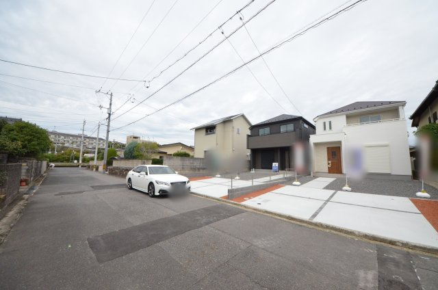 阿品三丁目の前面道路含む現地写真|前面道路は交通量が少なく駐車楽々です