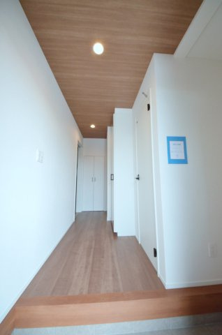 阿品三丁目の玄関|玄関には大容量のシューズボックスがあります