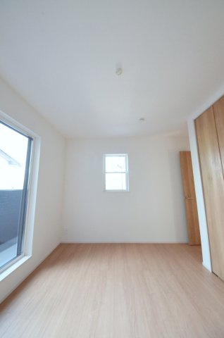 船越南四丁目の洋室|全居室収納スペース有、お部屋が広く綺麗に使えます