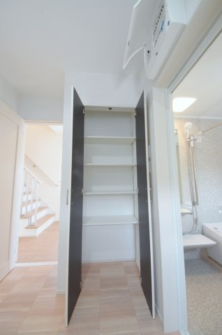 中野四丁目の収納|洗面所にも収納スペースがあります