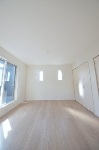 中野四丁目の洋室|全居室収納スペース有、お部屋が広く綺麗に使えます